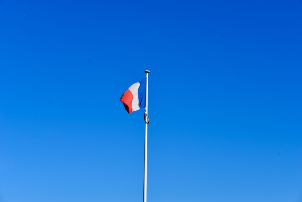 1Fichier vs pCloud : Quel cloud pour les Français ? — 1Fichier vs pCloud : Un choix crucial pour les utilisateurs français